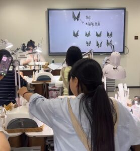 學美甲當學徒還是美甲補習班